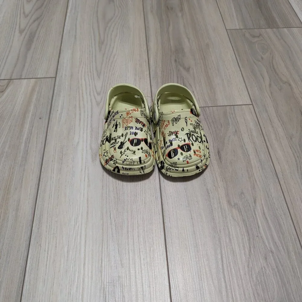 Unisex Cool slip-on clogs sizes 2yrs to 8yrs, waterproof colorful and cute